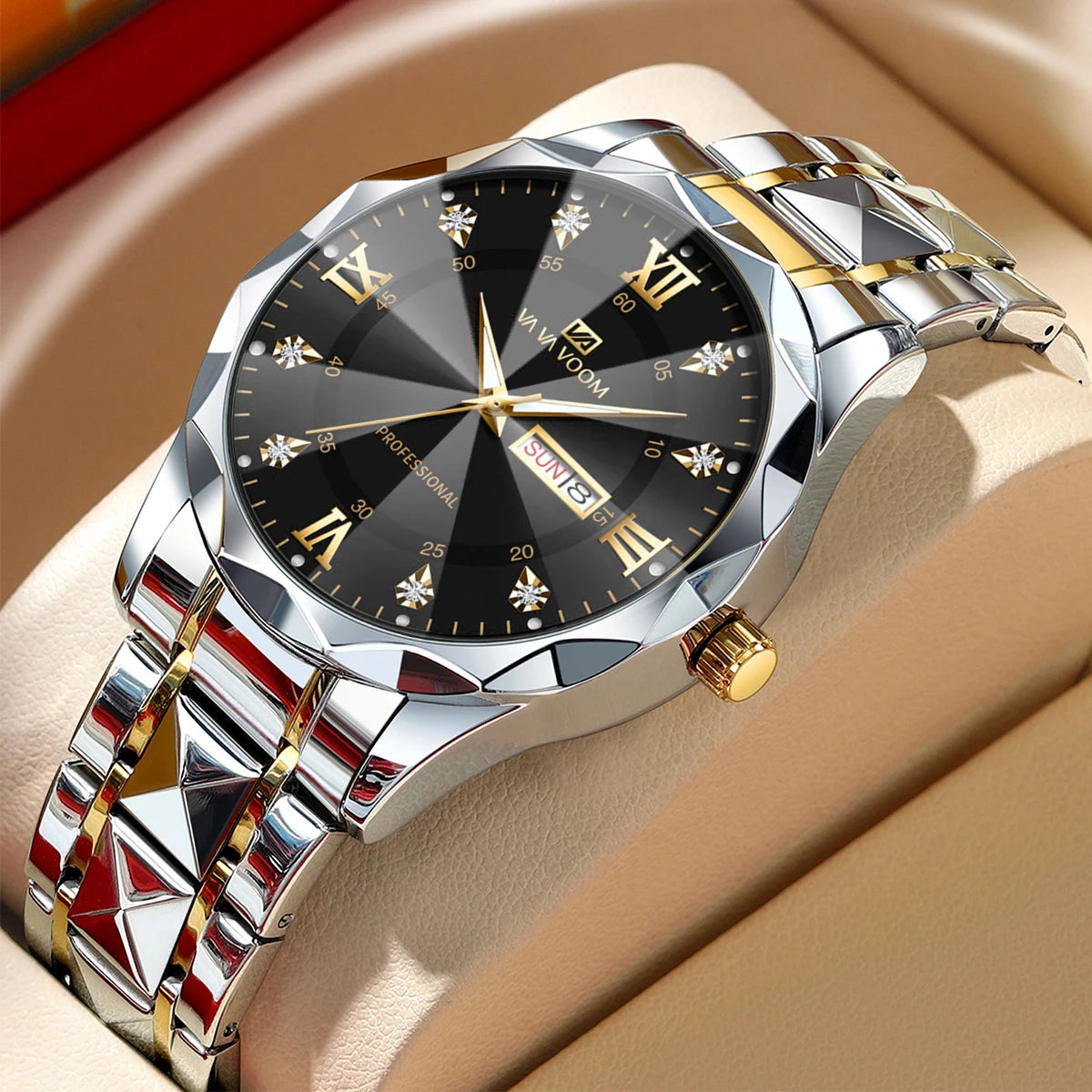 Dark Khaki 2024 New Men's Watch Fashion Rivet Stainless Steel Strap Luxury Water Diamond Diamond Luminous Blue Gold Dial Business Men Watch