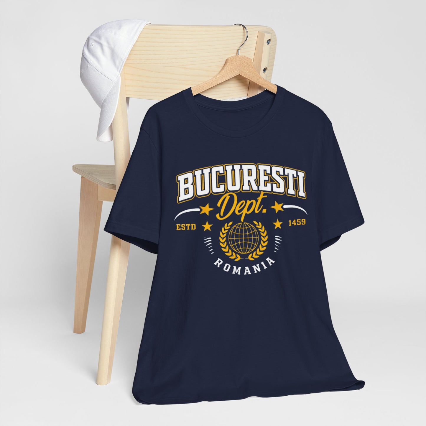 Bucuresti Dept. Romania Tricou Vintage Crest Tee