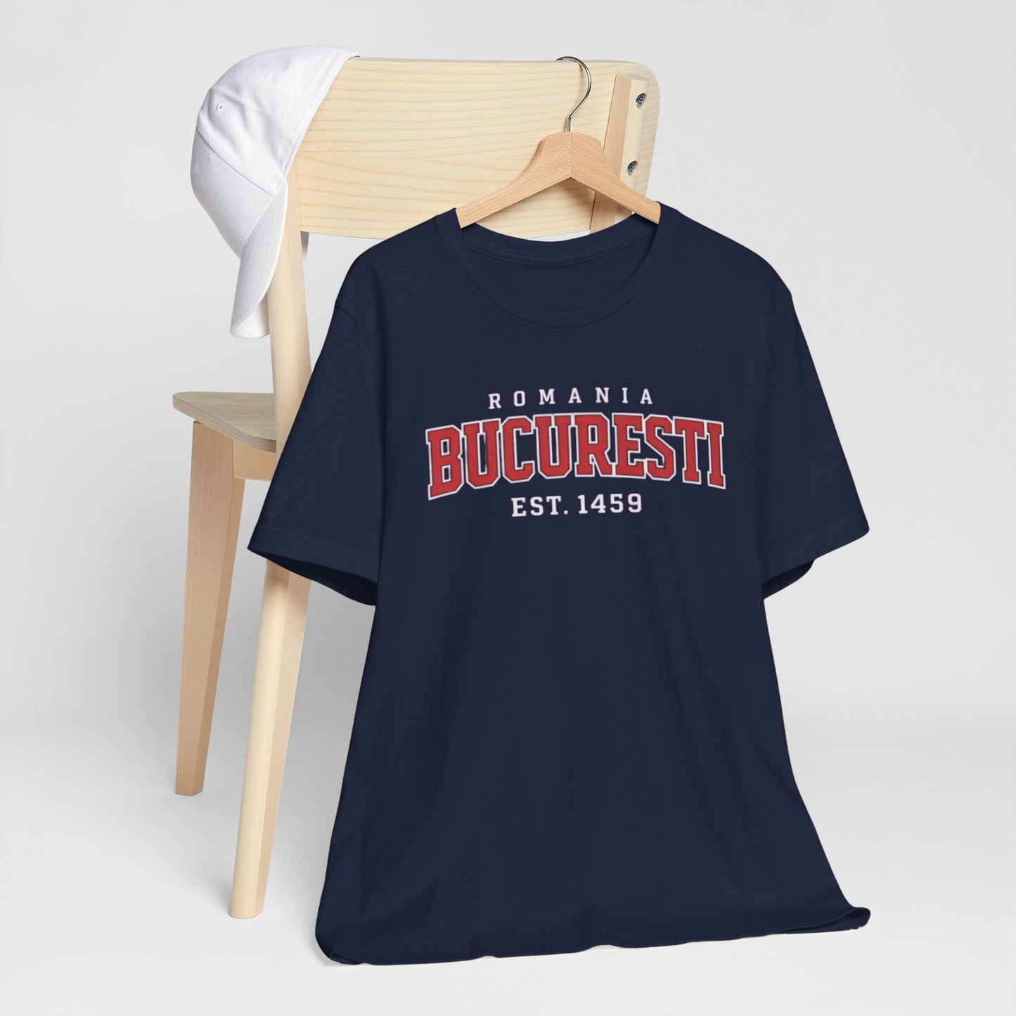 Tricou Bucuresti Romania – Vintage Collegiate Est. 1459 Tee